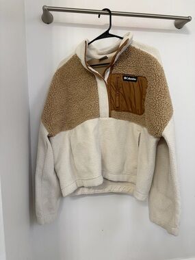 Columbia Two-Tone Cream & Tan Sherpa Pullover
